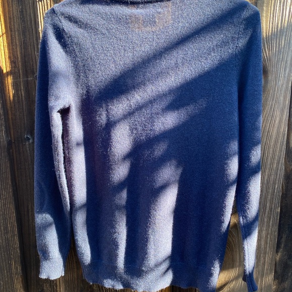 C by Bloomingdales cashmere sweater - Picture 8 of 9